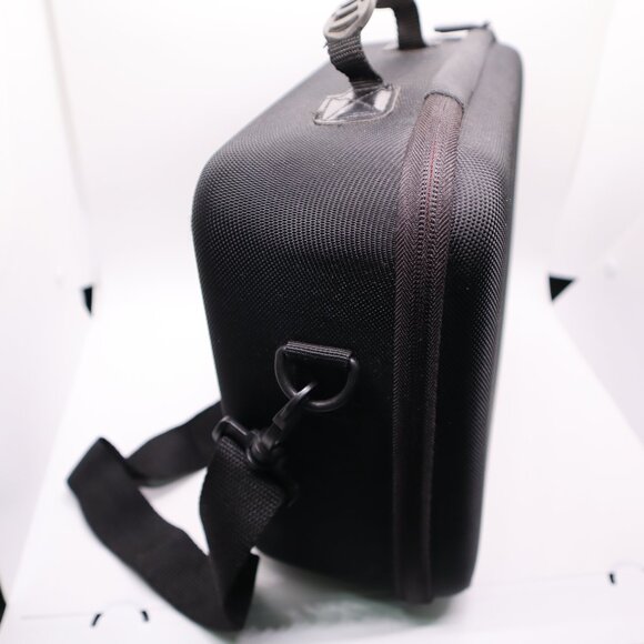 Carrying case for nintendo switch hard shell black slightly used pre-owned - Picture 4 of 12